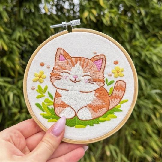 Kitty Mimi – kit broderie traditionnelle avec Cercle 15 cm
