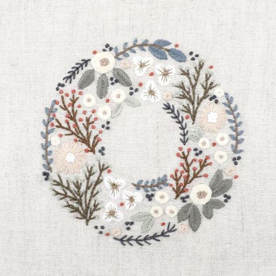 Couronne de givre Novembre – Kit broderie Un Chat dans l'Aiguille