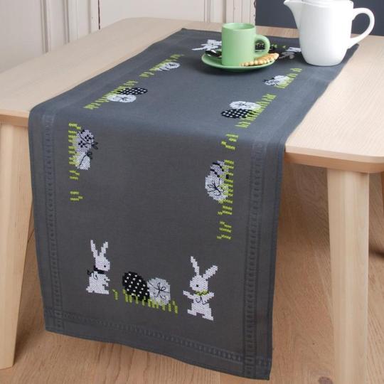 Kit chemin de table Lapins et Oeufs de Pâques - Vervaco