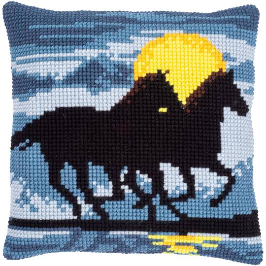 Chevaux et Lune - kit Coussin gros trous - Vervaco