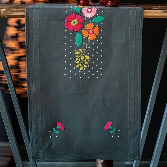 Fleurs multicolores - Chemin de table à broder - Vervaco