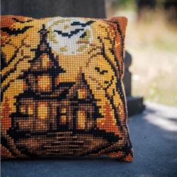 Kit Coussin au Point de croix Maison d'Halloween - Vervaco