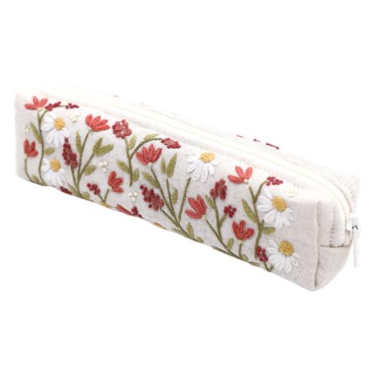 Petite trousse Billie – Kit broderie Un Chat dans l'Aiguille