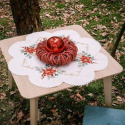 La splendeur du poinsettia - Kit Nappe Modelée Noël - Vervaco