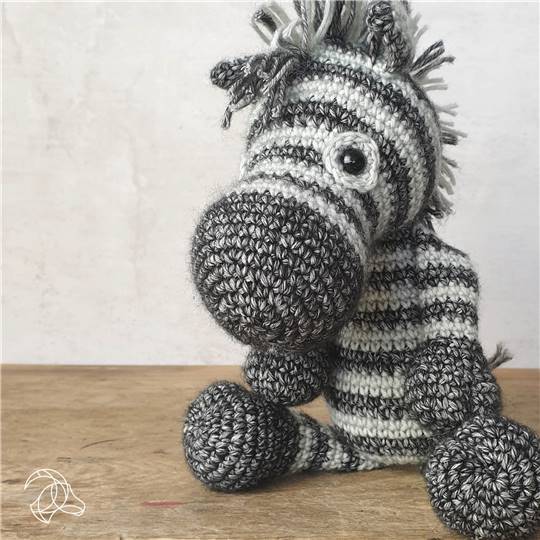 Dirk le Zèbre • Kit Crochet Amigurumi - Hardicraft