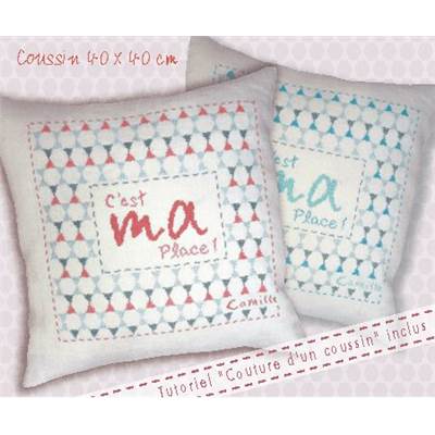 Coussin carré "C'est ma place" (fiche) Q002 - Lilipoints