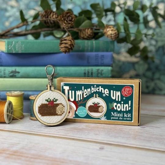Tu m'en Buches un coin - Mini kit point de croix - The Crafty Kit Company