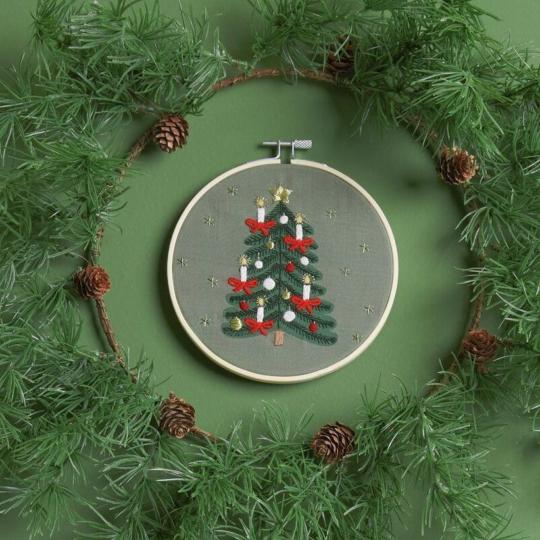 Kit de broderie pré-dessiné – Sapin de Noël  - Rico design