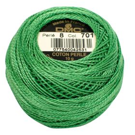 Bobine Fil Coton perlé DMC n°8 - 701 Vert Gazon