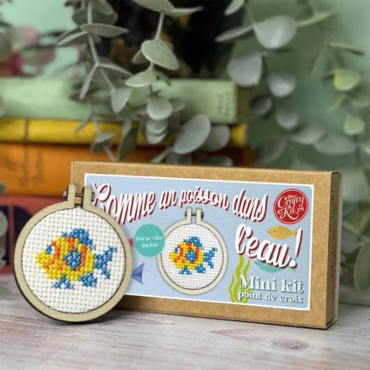 Comme un poisson dans l'eau  - Mini kit point de croix - The Crafty Kit Company