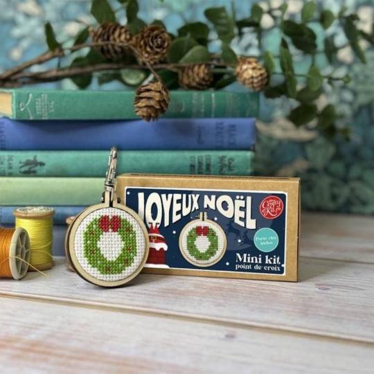 Joyeux Noël ! - Mini kit point de croix - The Crafty Kit Company