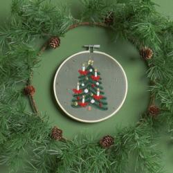Kit de broderie pré-dessiné – Sapin de Noël  - Rico design