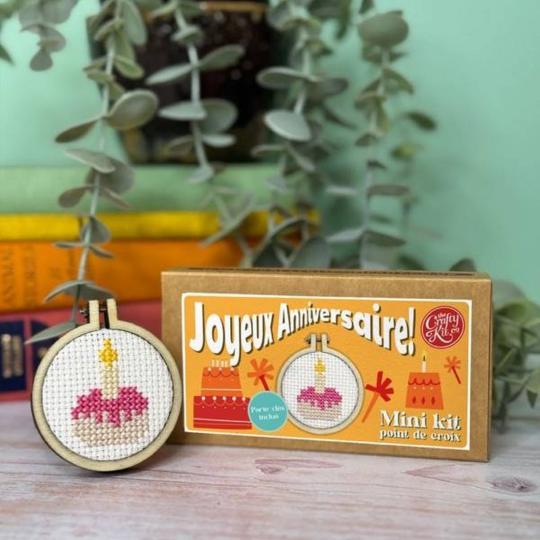 Joyeux Anniversaire  - Mini kit point de croix - The Crafty Kit Company