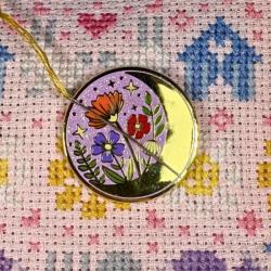 Fleurs du clair de lune du printemps - Porte-aiguille - Stitchonomy