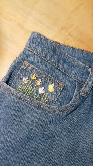 Broder sur un jean - Ide